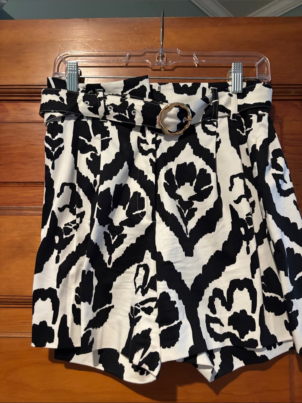 WHBM Ikat Pattern High-Waisted Black & White Pleated Shorts  with Statement Belt